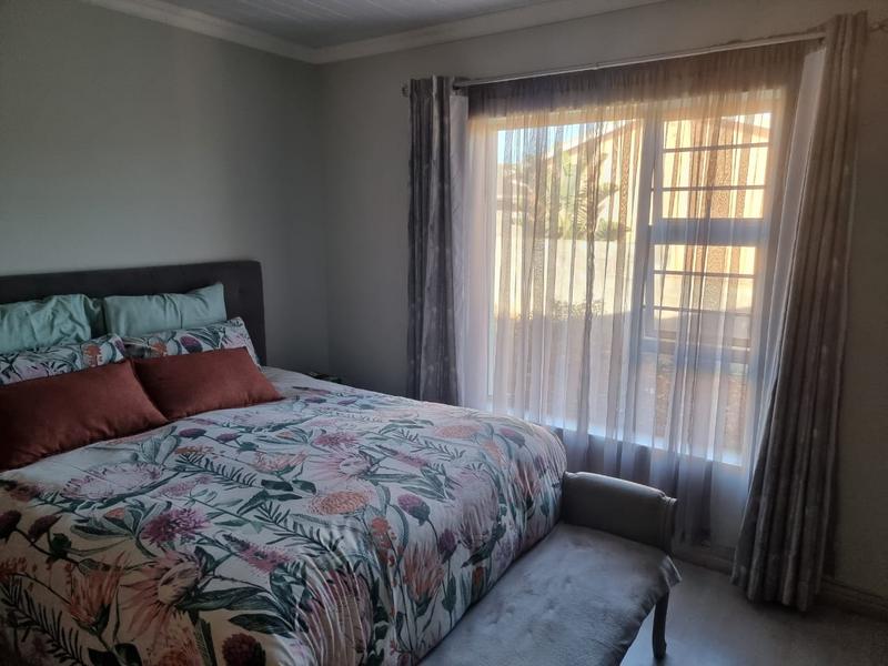 To Let 2 Bedroom Property for Rent in Mossel Bay Western Cape